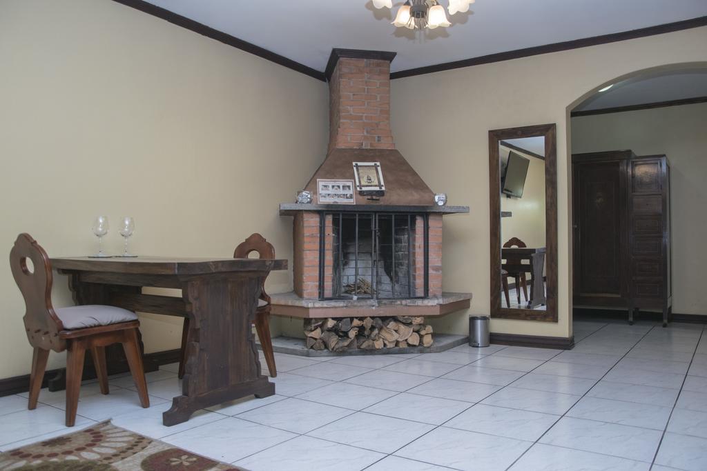Hotel Chalet Tirol Heredia Quarto foto