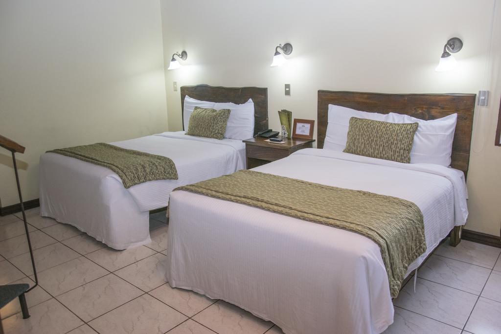Hotel Chalet Tirol Heredia Quarto foto